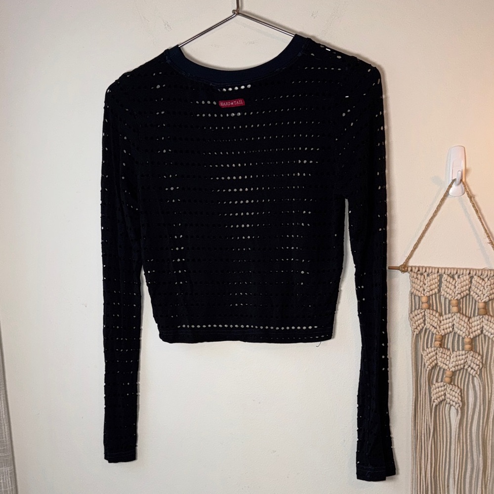 EUC Hard Tail Navy Perforated Long Sleeve Athletic Crop Top Small